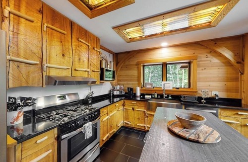 Franklin House | Lumberjack Cottages