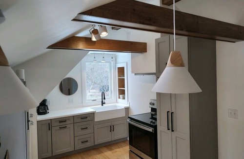 York Harbor Apartment | Luna Loft Studio