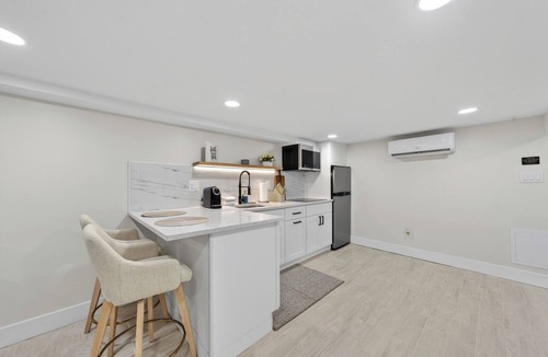 Hempstead Apartment | Luna Vista Rose Apartment/1 Bed & 1 Bath