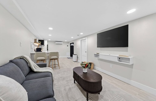 Hempstead Apartment | Luna Vista Rose Apartment/1 Bed & 1 Bath