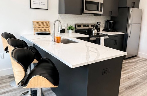 Belleville Apartment | Luxe 1BR King - mins to MetLife, NYC, Amer Dream