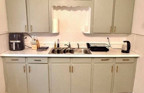 Downtown Rochester Apartment | Luxe 2-bedroom apartment near university of Rochester and hospitals.pets allowed