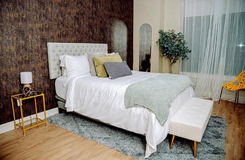 East Cambridge House | Luxe 2BR House Private Entry Free parking