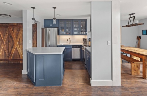 Warren Condo | Luxe 3Bed/2Bath Condo off Sugarbush Access Road