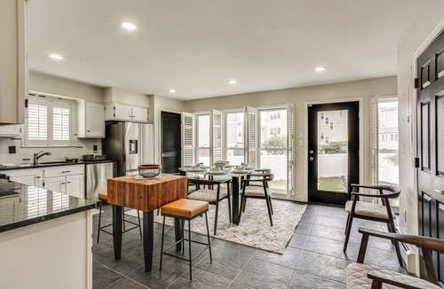 Atlantic City Apartment | Luxe & Cozy Gem: Walk to Beach & Boardwalk - Bikes