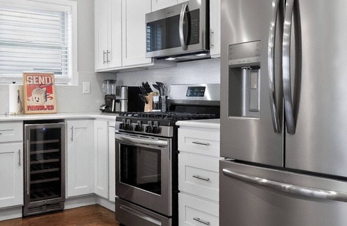 The Heights House | Luxe Private Rooftop Retreat Near NYC - 10 mins to Holland Tunnel