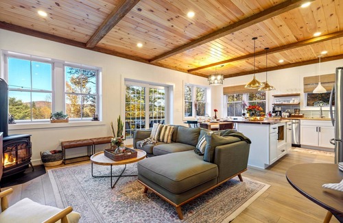 Bethel House | Luxe Retreat: Sleeps 16, Hot Tub, Sauna & Movie Room