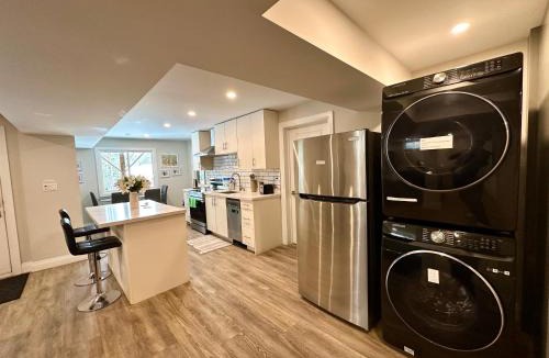 Rosemount Apartment | Luxurious 1-Bedroom, 1-Bathroom Suite Near Fairview Mall & Waterloo Airport no Pet allowed