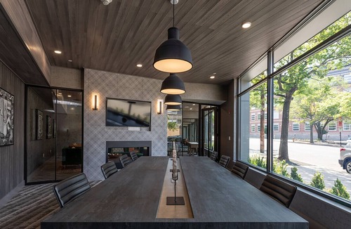 The Hill Apartment | Luxurious 2BR - 2Bath W/ Gym | Downtown at Yale