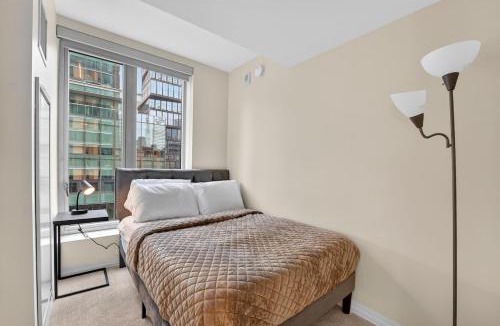 Fort Point Apartment | Luxurious 3 Bedroom Apartment in Seaport