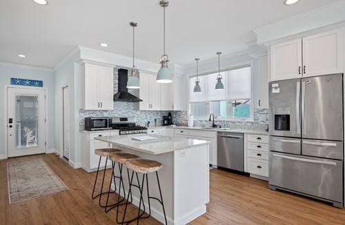 Hampton House | Luxurious 5-bedroom home steps from Hampton Beach & all entertainment