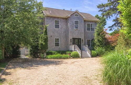 Shinnecock Hills House | Luxurious Colonial House with heated Pool in Southampton, NY