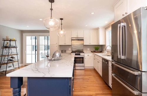 Tisbury House | Luxurious Contemporary Near The Lagoon