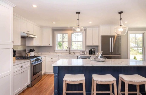 Tisbury House | Luxurious Contemporary Near The Lagoon