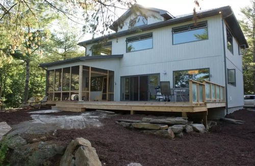 Burleigh Falls House | Luxurious lake house, sunset views and Muskoka room