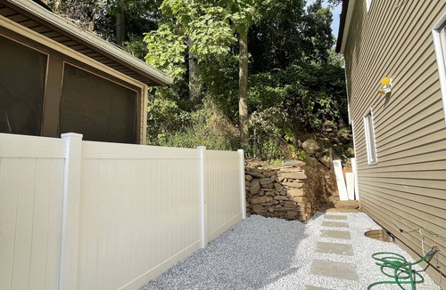 Bridgeport House | Luxurious & peaceful home, perfect location! 5 min from everything.