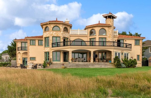 Remsenburg Condo | Luxurious Waterfront Retreat: Unwind in Hamptons Paradise