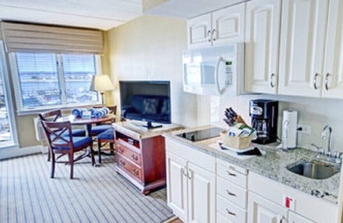 The Point Condo | Luxurious Waterfront Condo June 30th - July 7th, 2024!!