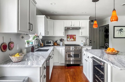 Thompson Ridge House | Luxury 10-acre Estate - Heated Pool - Sauna - Fire Pit - Playground - Trail