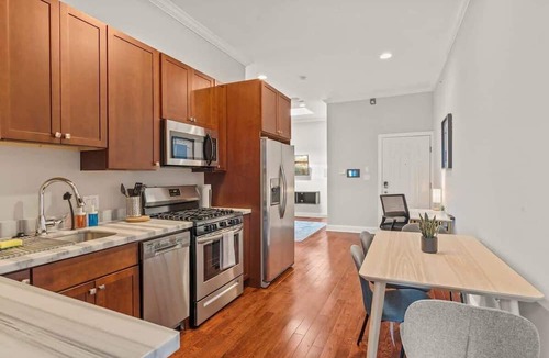 Southwark Apartment | Luxury 1BD | 2 Beds | Queens Village