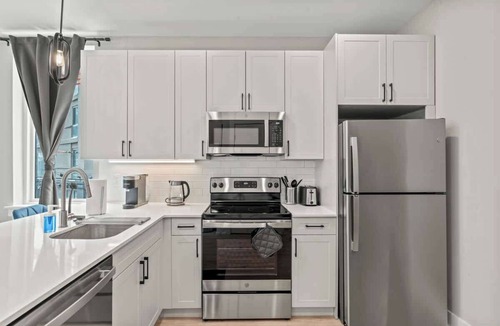 Northern Liberties Apartment | Luxury 1BD | 3 Beds | Northern Liberties