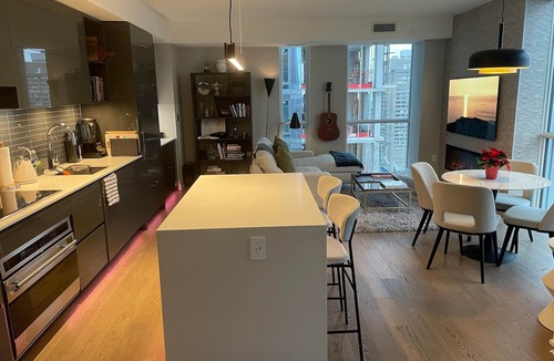 Yorkville Condo | Luxury 2+1 Bdrm Condo in Yorkville Toronto