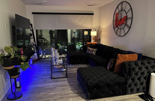 Paramus Apartment | Luxury 2 BR 2 bathroom near MetLife Stadium perfect for world traveler,