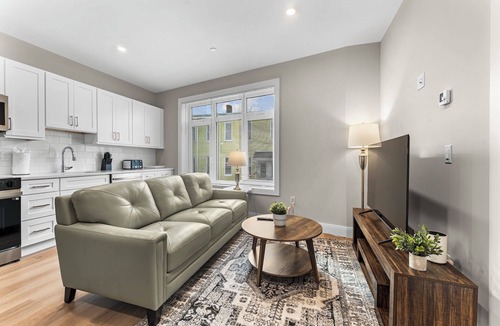 Prospect Hill Apartment | Luxury 2bd/2ba near Cabmridge rmv4