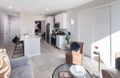 The Hill Apartment | Luxury 2BR Apt + Work-From-Home Space