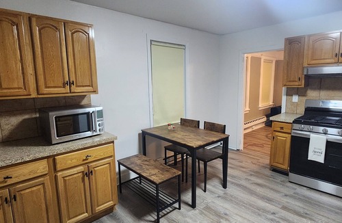 Cove - East Side - Shippan Apartment | Luxury 2Br with loft space 5 minutes to Downtown/Beach/w Deck. Pet friendly!