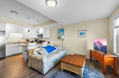Hampton Condo | Luxury,3 bedroom, 2.5 bath, townhouse, with central air!