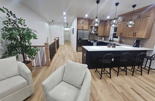 Newark Apartment | Luxury 3-bedroom apartment in welcoming Newark, minutes from MAJOR INTERNATIONAL SPORTING EVENT, NYC, EWR.