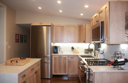 Ludlow House | Luxury 3BR Cabin 5 min Drive to Okemo and on Ski Shuttle Route