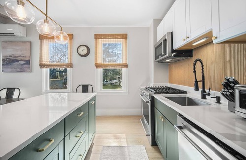 Hyde Square Apartment | Luxury 3brm/1bath Duplex in JP