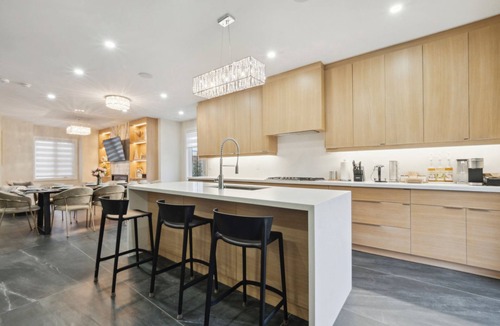 North York House | Luxury 4 Bedroom Retreat Steps to Yorkdale Mall