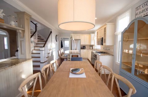 New Shoreham House | Luxury 4BR 4BA on Spring Street with Ocean Views