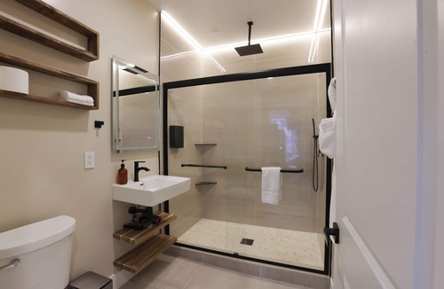 Dupont Circle Bed & Breakfast | Luxury 4BR Dupont Circle | Walk to Metro