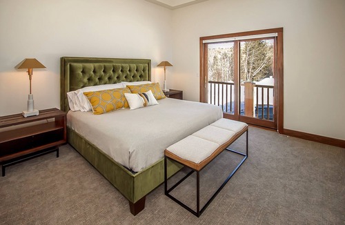 West Dover House | Luxury 5 Bedroom Condo with Spectacular Views