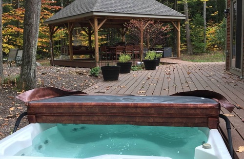Sunapee House | Luxury 5 br home minutes from Slopes and Lake
