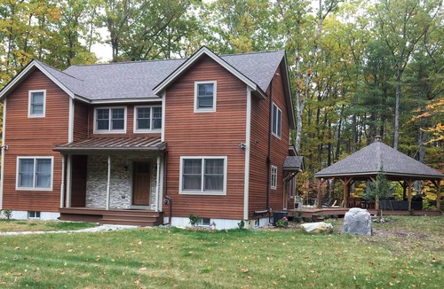 Sunapee House | Luxury 5 br home minutes from Slopes and Lake