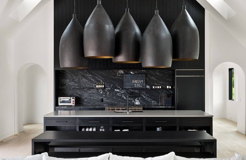 Skaneateles House | Luxury 6 Bed Black House Adult Only Retreat in Skaneateles — Spacious & Stylist