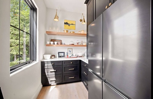 Mount Sunapee House | Luxury 6 Bed House with Hot Tub, Sauna, Gym & Game Room