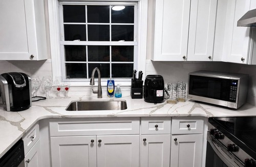 Mount Laurel House | Luxury 6BR Retreat with Sauna & Massage Chairs – Perfect for Groups