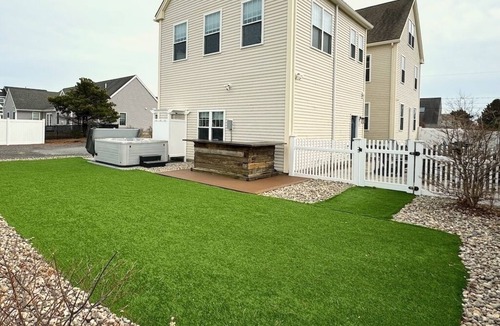 Scarborough House | Luxury 7 Bedroom Family Beach house, Steps to Beach, Hot Tub, Sleeps 22, Parking
