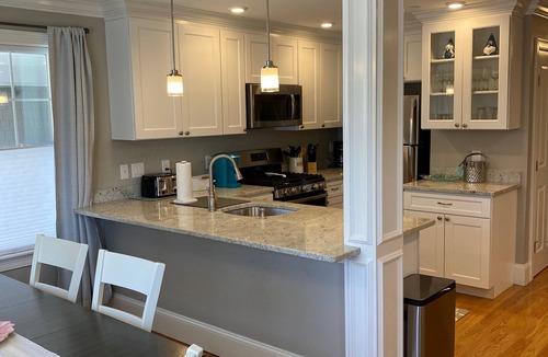 Yachting Village House | Luxury Accommodations