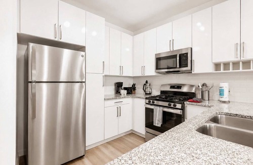 Downtown Apartment | Luxury Apt Downtown with Pool & Gym