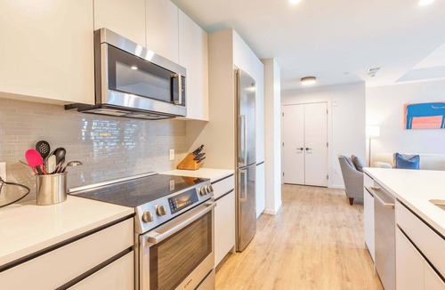 Seaport District Apartment | Luxury Apt Steps to Shops and Restaurants