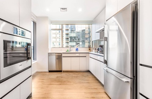 Seaport District Apartment | Luxury Apt with Gym in Seaport