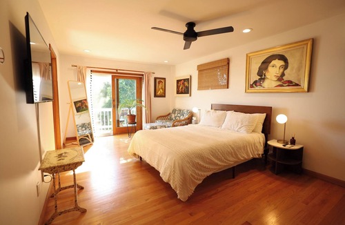 Niantic House | Luxury Beach House in Giants Neck Beach - Perfect for Large Families!