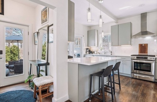 Somerville House | Luxury Boston Base · 2 Suites · 2 Baths · Red Line · Parking · Davis Square